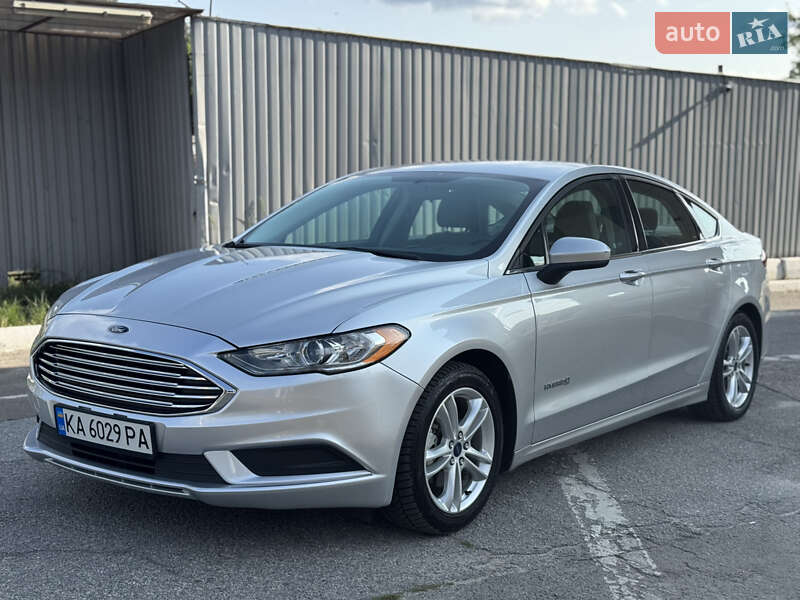 Седан Ford Fusion 2017 в 