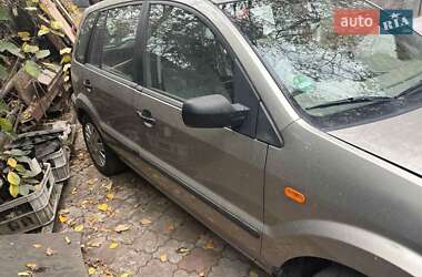 Хэтчбек Ford Fusion 2004 в 
