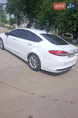 Седан Ford Fusion 2016 в 
