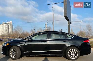 Седан Ford Fusion 2017 в 