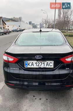Седан Ford Fusion 2016 в 