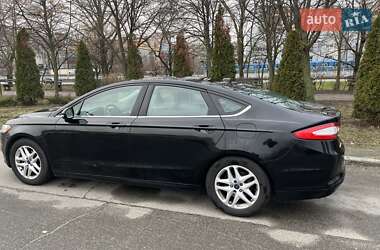 Седан Ford Fusion 2016 в 