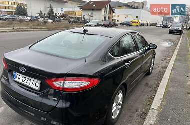 Седан Ford Fusion 2016 в 