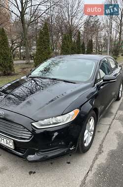Седан Ford Fusion 2016 в 
