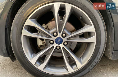 Седан Ford Fusion 2018 в 