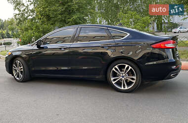 Седан Ford Fusion 2018 в 