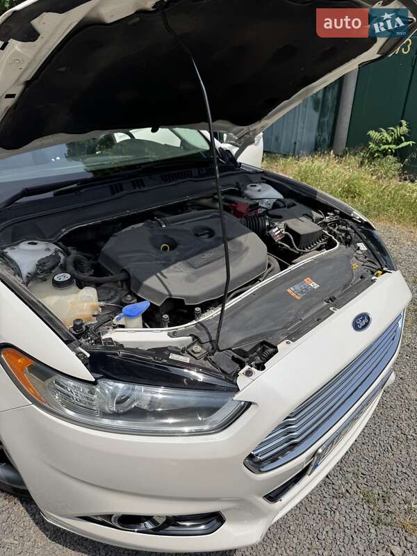 Седан Ford Fusion 2013 в Одесі