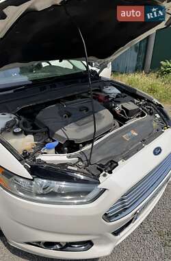 Седан Ford Fusion 2013 в 