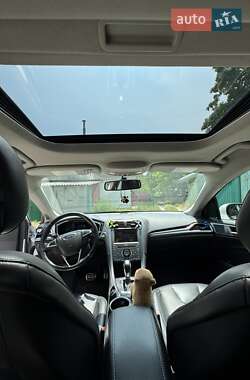 Седан Ford Fusion 2013 в 