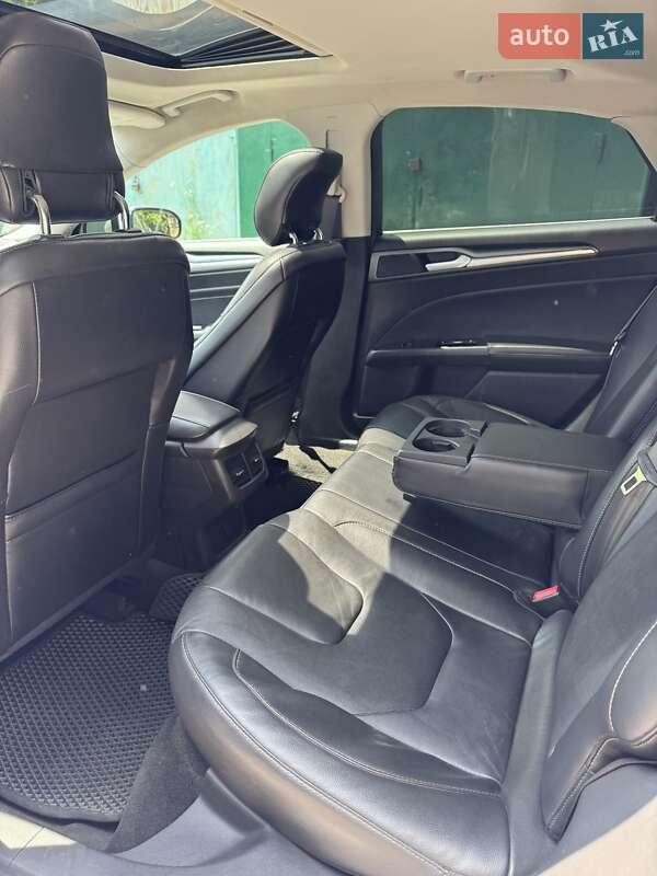 Седан Ford Fusion 2013 в Одесі