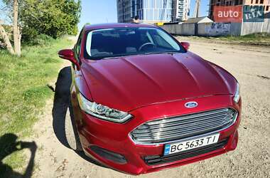 Седан Ford Fusion 2015 в 