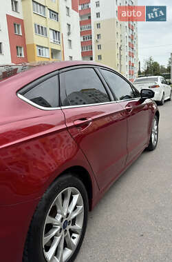 Седан Ford Fusion 2017 в 