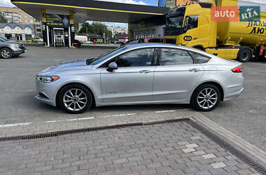 Седан Ford Fusion 2017 в 