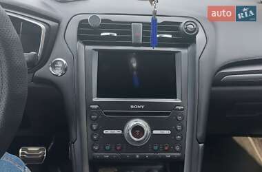 Седан Ford Fusion 2016 в 