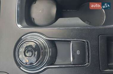 Седан Ford Fusion 2016 в 