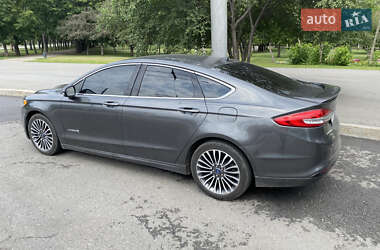 Седан Ford Fusion 2018 в 
