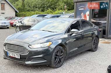 Седан Ford Fusion 2015 в 