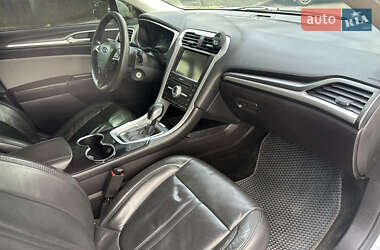 Седан Ford Fusion 2016 в 