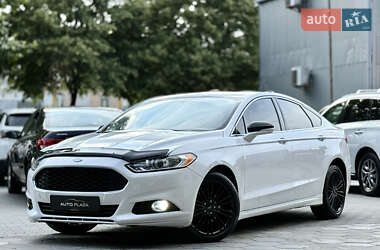 Седан Ford Fusion 2016 в 