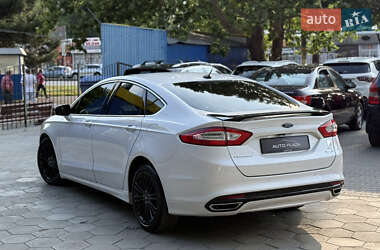 Седан Ford Fusion 2016 в 