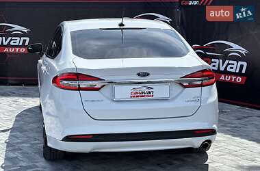 Седан Ford Fusion 2018 в 
