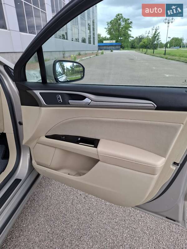 Седан Ford Fusion 2015 в Білій Церкві