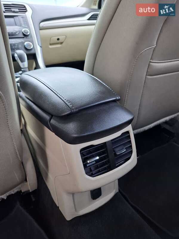 Седан Ford Fusion 2015 в Білій Церкві