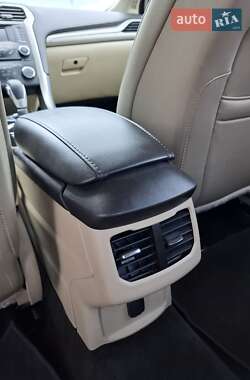 Седан Ford Fusion 2015 в 