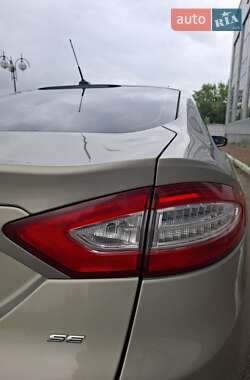 Седан Ford Fusion 2015 в 
