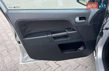 Хэтчбек Ford Fusion 2007 в 