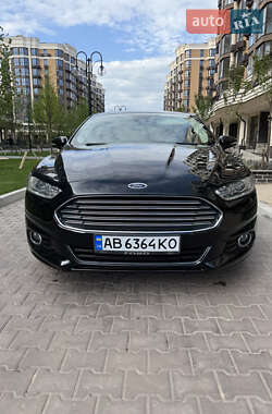 Седан Ford Fusion 2015 в 