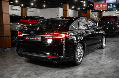 Седан Ford Fusion 2016 в 