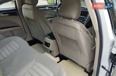 Седан Ford Fusion 2018 в 