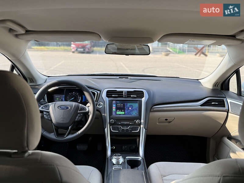 Седан Ford Fusion 2016 в Одесі