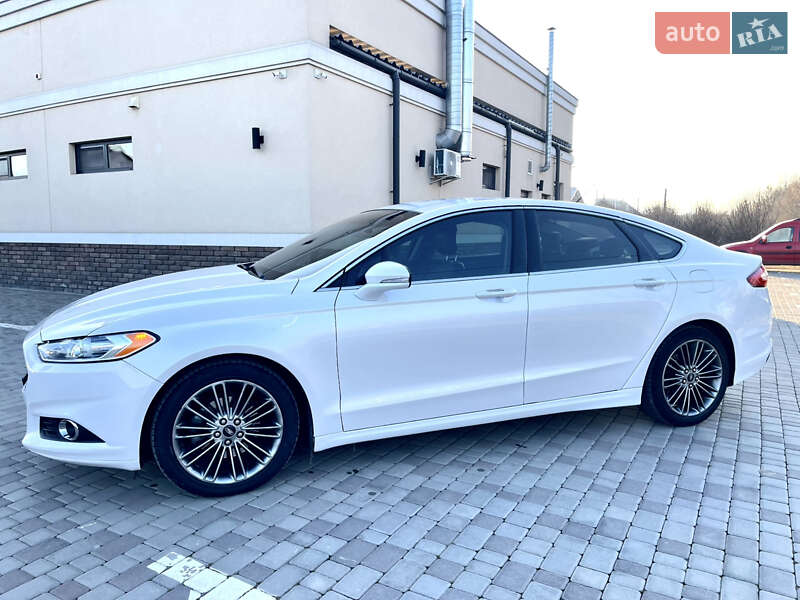 Седан Ford Fusion 2014 в Черновцах