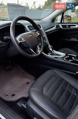Седан Ford Fusion 2014 в 