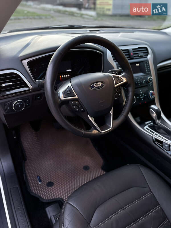 Седан Ford Fusion 2014 в Черновцах
