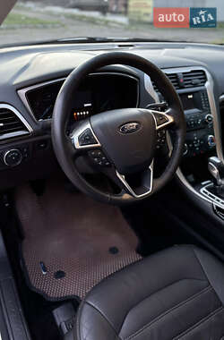 Седан Ford Fusion 2014 в 