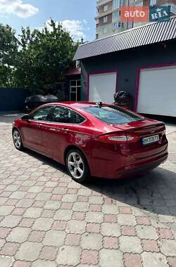 Седан Ford Fusion 2013 в 