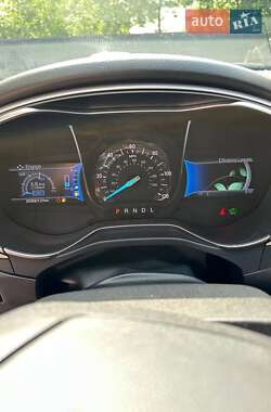 Седан Ford Fusion 2013 в 