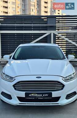 Седан Ford Fusion 2013 в 