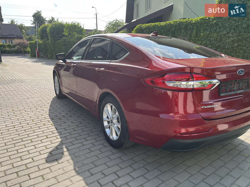Седан Ford Fusion 2019 в Рівному
