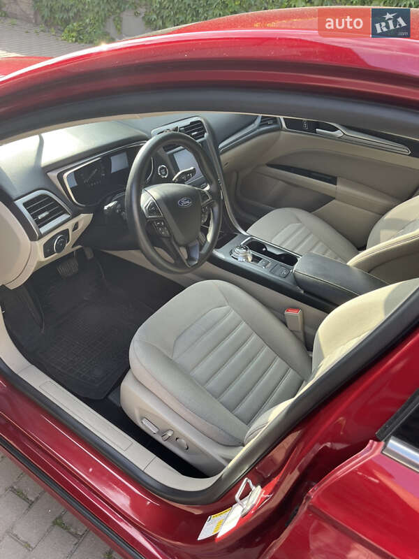 Седан Ford Fusion 2019 в Рівному