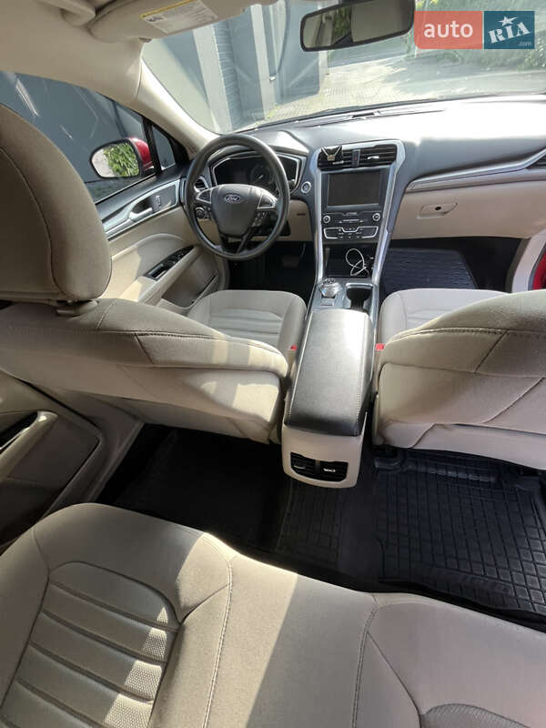 Седан Ford Fusion 2019 в Рівному