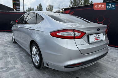 Седан Ford Fusion 2016 в 