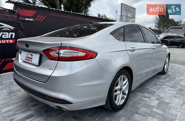 Седан Ford Fusion 2016 в 