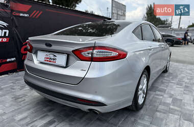 Седан Ford Fusion 2016 в 