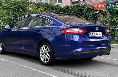 Седан Ford Fusion 2013 в 