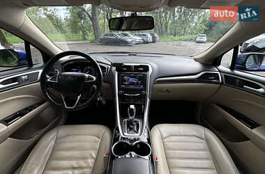 Седан Ford Fusion 2013 в 