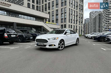 Седан Ford Fusion 2016 в 